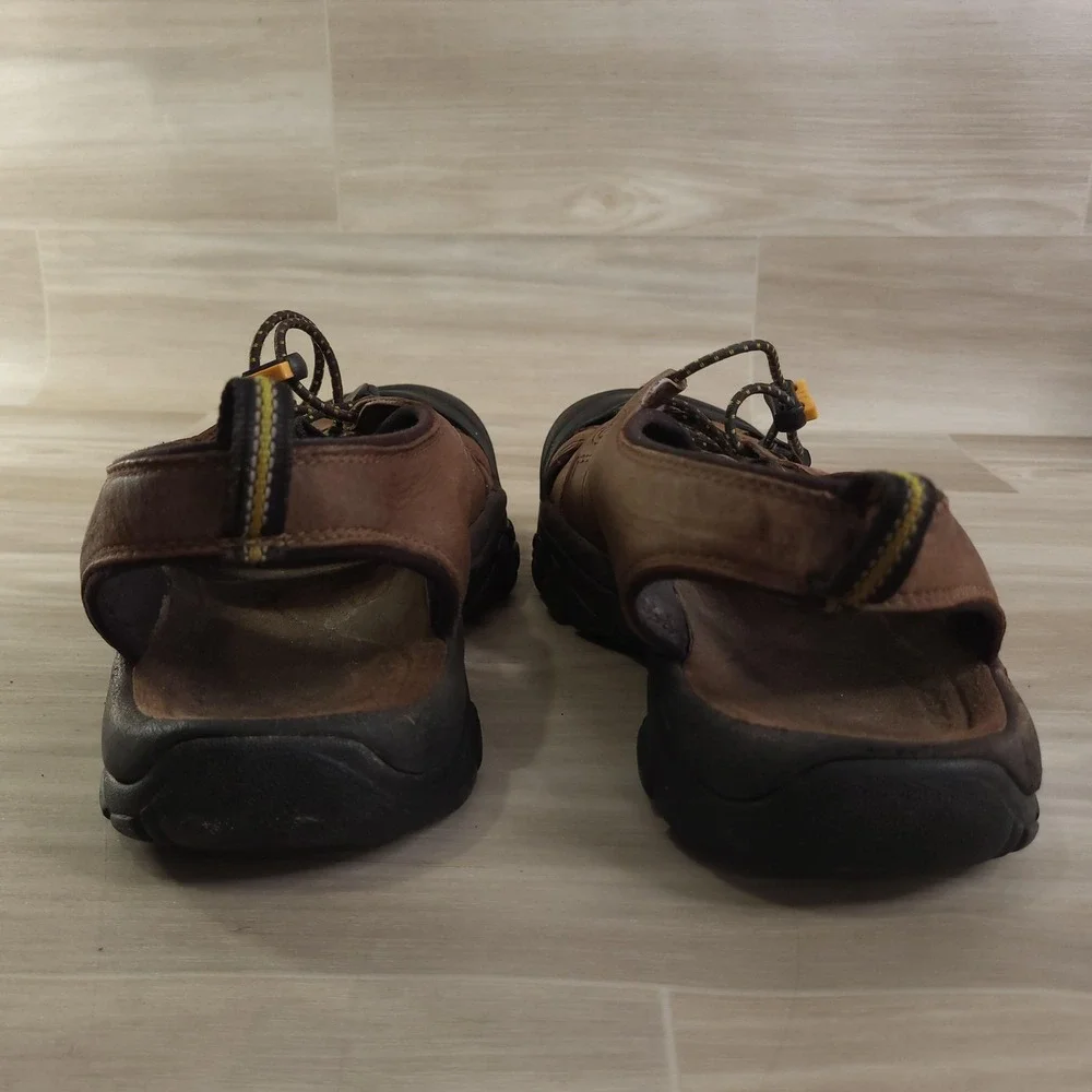 Keen Newport Sandals Mens Size 9 Brown Leather Closed Toe Hiking Trail